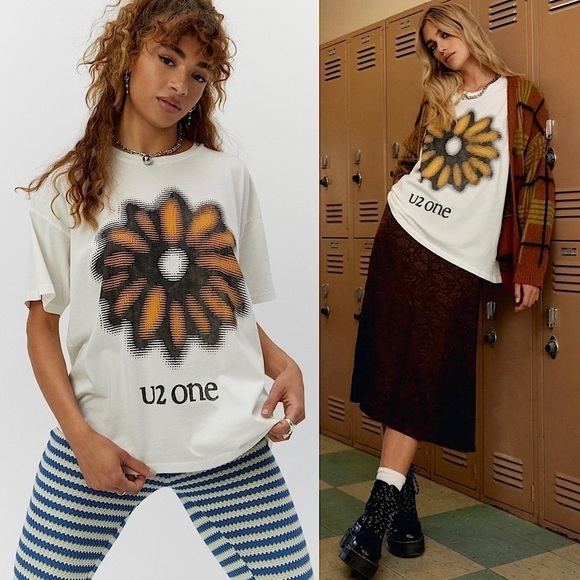 Daydreamer Tops - NWT DAYDREAMER 90s U2 One Daisy Graphic Grunge Rock Band Short Sleeve Tee XS